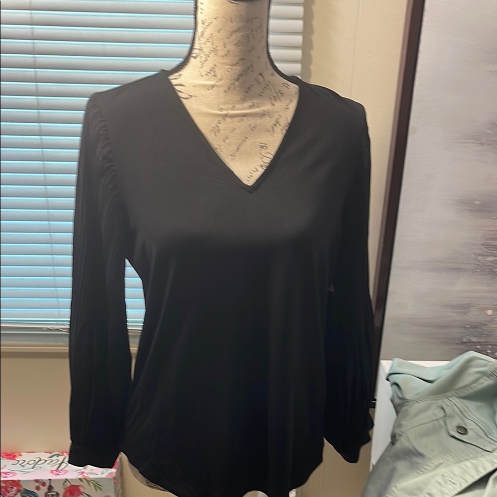 Elegant Black V-Neck Women's Top